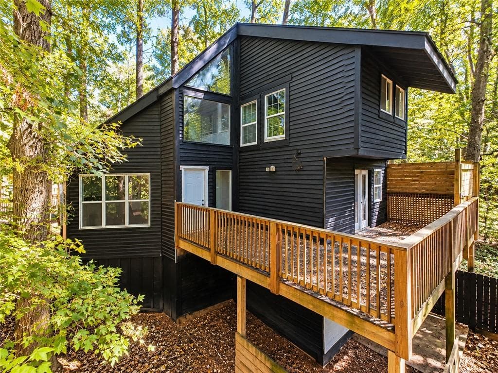 5 bedroom, 3 bathroom, 2,223 sq ft condominium for sale at 2501 Terrace Trail, Decatur, GA 30035