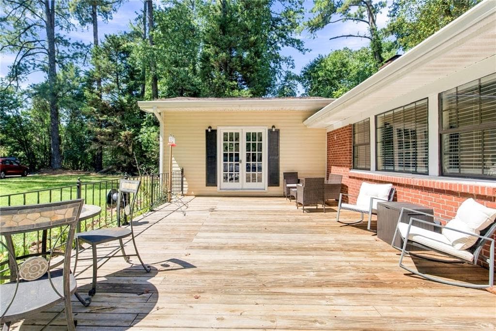 4 bedroom, 2 bathroom, 2,006 sq ft single family residence for sale at 1100 Boat Rock Road, Atlanta, GA 30331 — photo 4