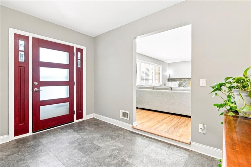 4 bedroom, 2 bathroom, 2,006 sq ft single family residence for sale at 1100 Boat Rock Road, Atlanta, GA 30331 — photo 7