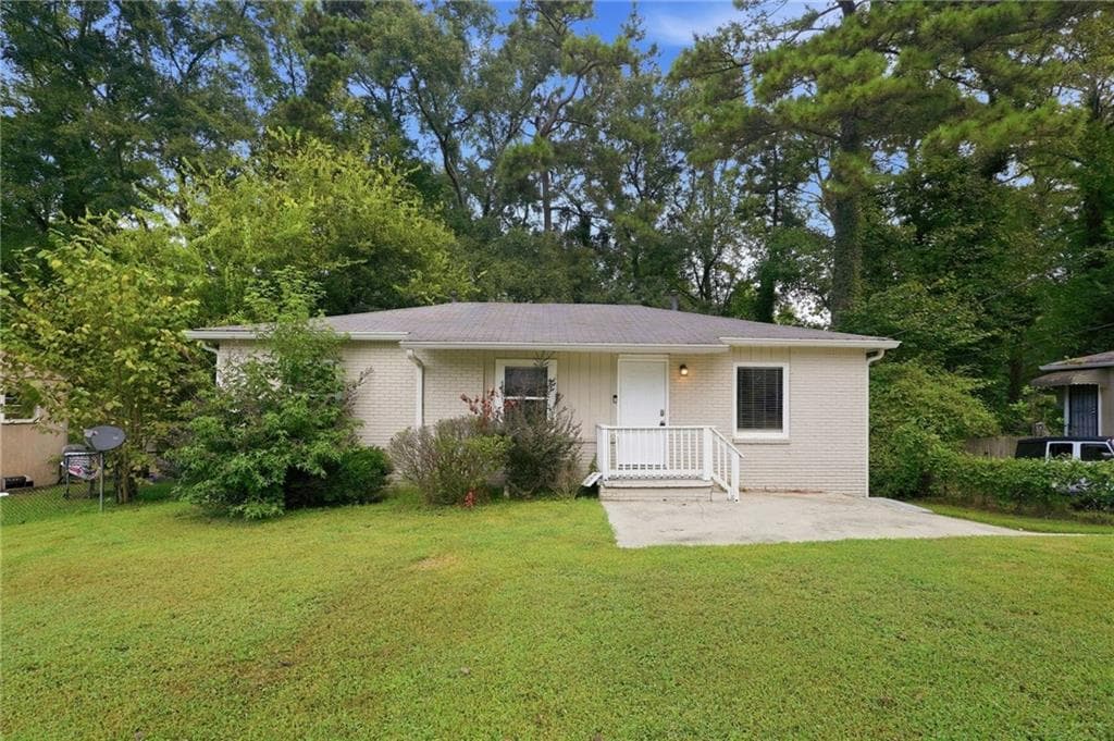 3 bedroom, 1 bathroom, 1,025 sq ft single family residence for sale at 3645 Croft Place, Atlanta, GA 30331