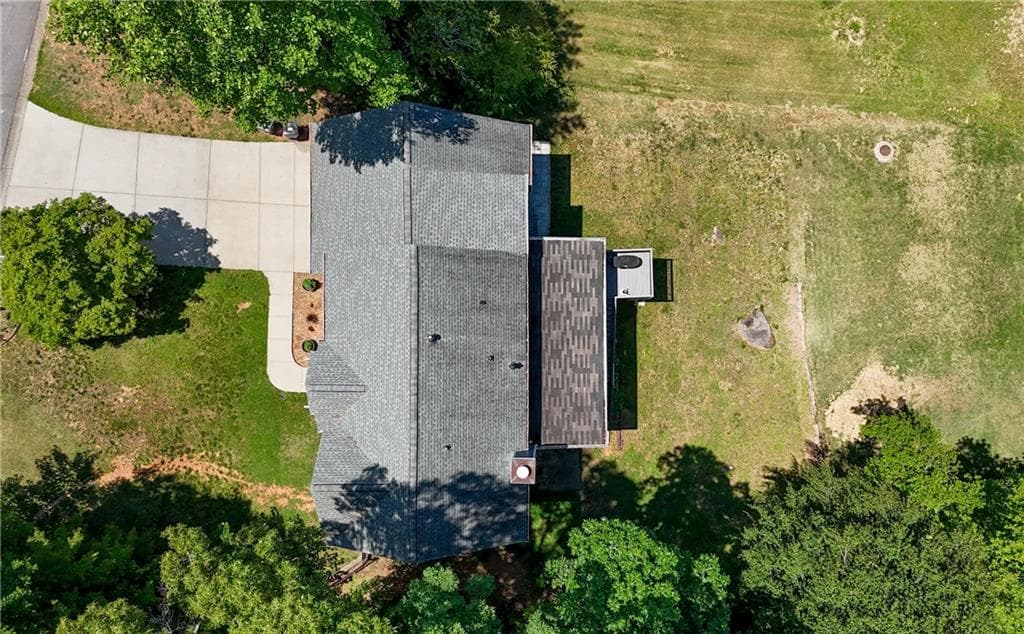 4 bedroom, 3 bathroom, 2,887 sq ft single family residence for sale at 141 Shadowlake Lane, Marietta, GA 30067 — photo 2