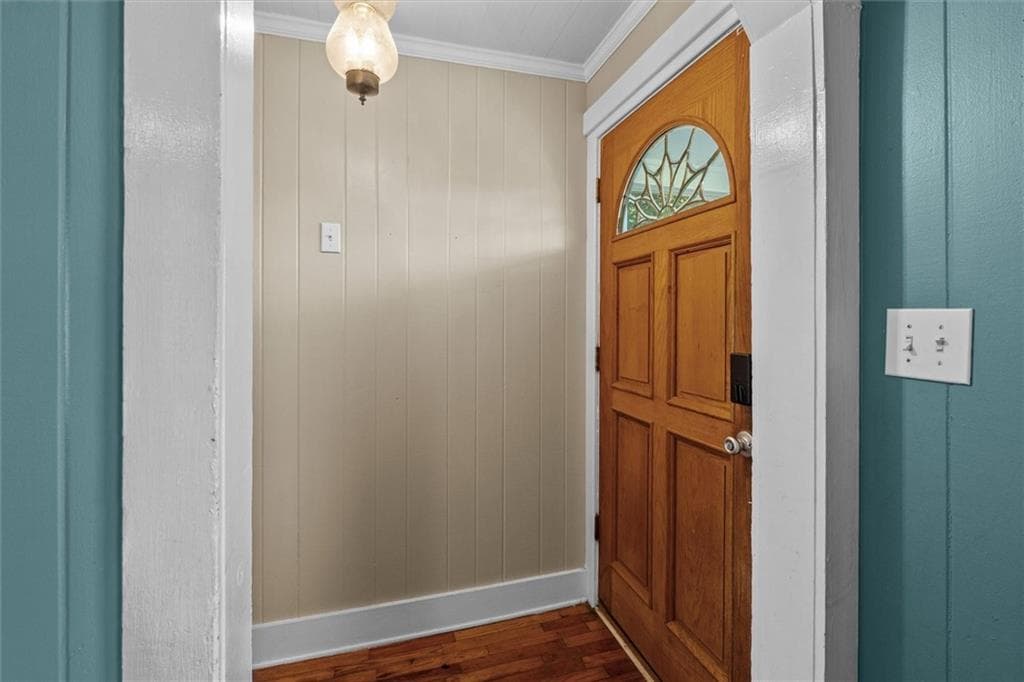3 bedroom, 2 bathroom, 1,562 sq ft single family residence for sale at 24 Mitchell St, Carrollton, GA 30117 — photo 3