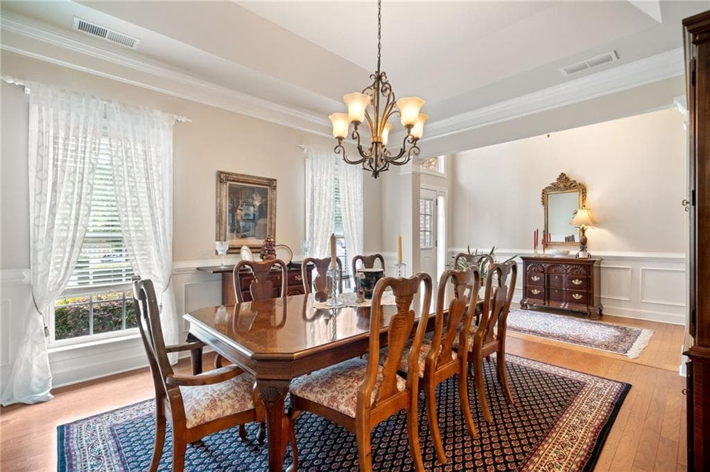 3 bedroom, 2 bathroom, 2,466 sq ft single family residence for sale at 5623 Lancashire Lane, Cumming, GA 30041 — photo 8