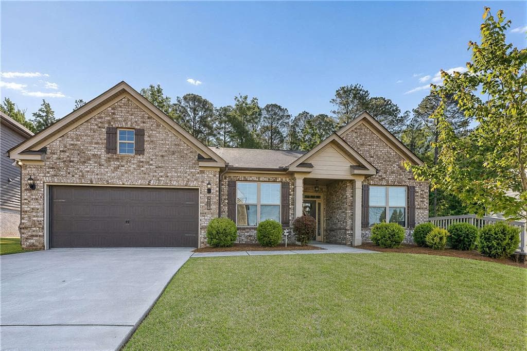 3 bedroom, 3 bathroom, 2,948 sq ft single family residence for sale at 1810 Geranium Lane, Cumming, GA 30040