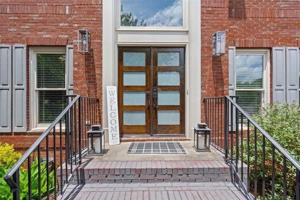 5 bedroom, 6 bathroom, 4,631 sq ft single family residence for sale at 600 Sweet Stream Trace, Johns Creek, GA 30097 — photo 6