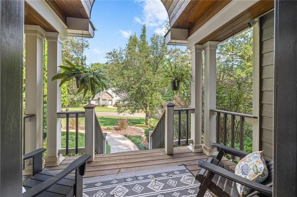 3 bedroom, 5 bathroom, 3,062 sq ft single family residence for sale at 401 Ginger Trail, Demorest, GA 30535 — photo 2