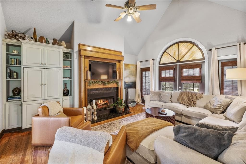 3 bedroom, 5 bathroom, 3,062 sq ft single family residence for sale at 401 Ginger Trail, Demorest, GA 30535 — photo 4