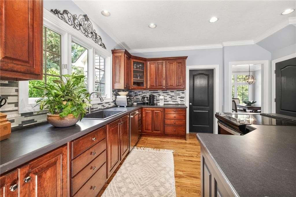 3 bedroom, 5 bathroom, 3,062 sq ft single family residence for sale at 401 Ginger Trail, Demorest, GA 30535 — photo 10