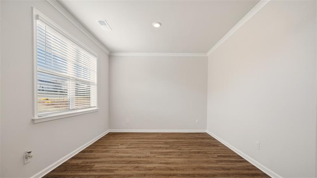 5 bedroom, 3 bathroom, 2,511 sq ft single family residence for sale at 511 Alder Lane Court, Griffin, GA 30223 — photo 4