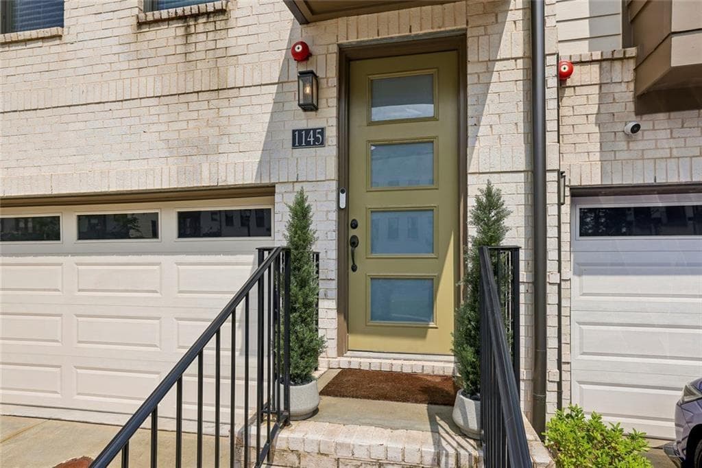 4 bedroom, 5 bathroom, 2,890 sq ft townhouse for rent at 1145 Rivard Circle, Atlanta, GA 30318 for $4,800 a month — photo 3