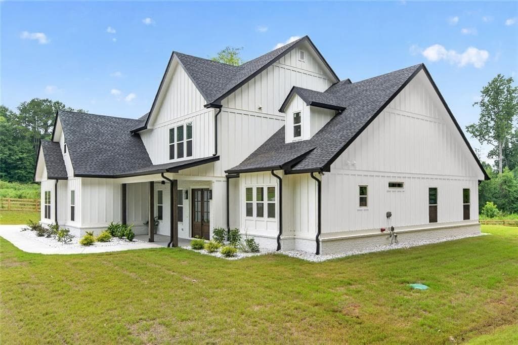 5 bedroom, 5 bathroom, 4,680 sq ft single family residence for sale at 127 Tanners Bridge Road, Bethlehem, GA 30620 — photo 6