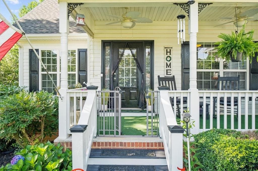 4 bedroom, 3 bathroom, 2,572 sq ft single family residence for sale at 221 Timber Ridge Drive, Clarkesville, GA 30523 — photo 2