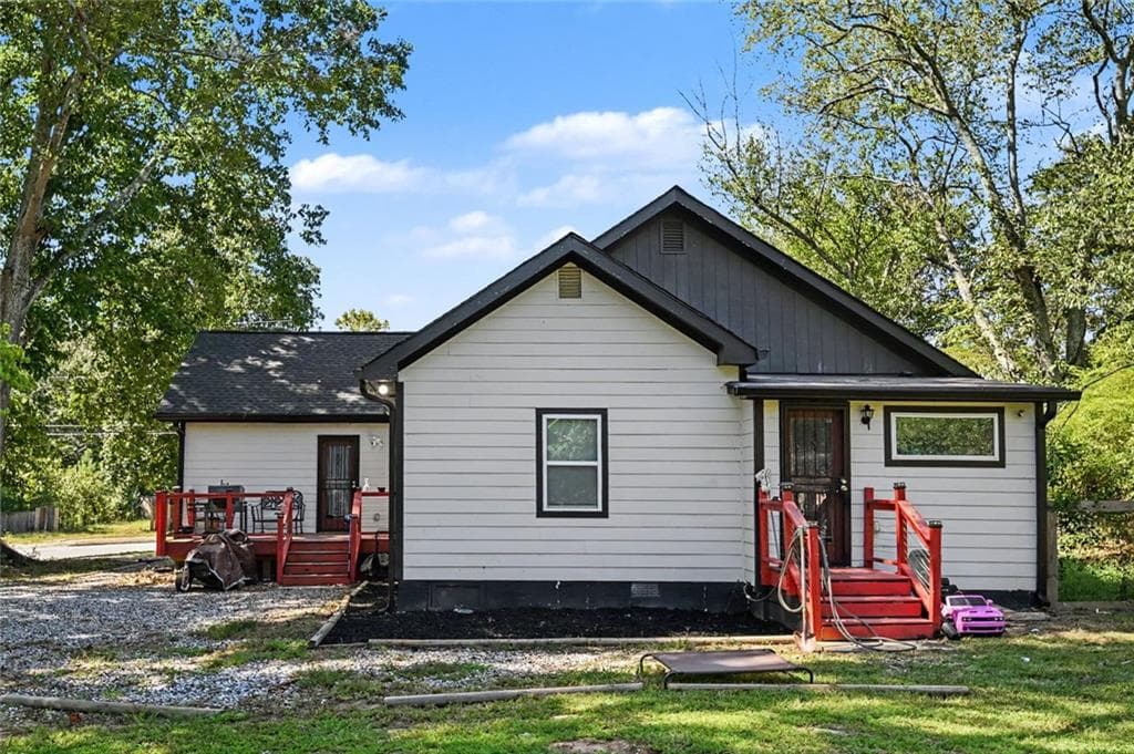3 bedroom, 2 bathroom, 1,584 sq ft single family residence for sale at 5600 Feldwood Road, South Fulton, GA 30349