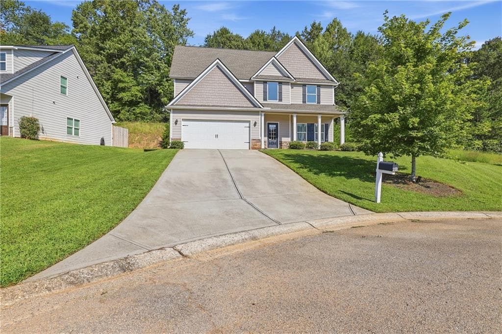 4 bedroom, 3 bathroom, 2,166 sq ft single family residence for sale at 275 Huntington Manor Court, Cornelia, GA 30531