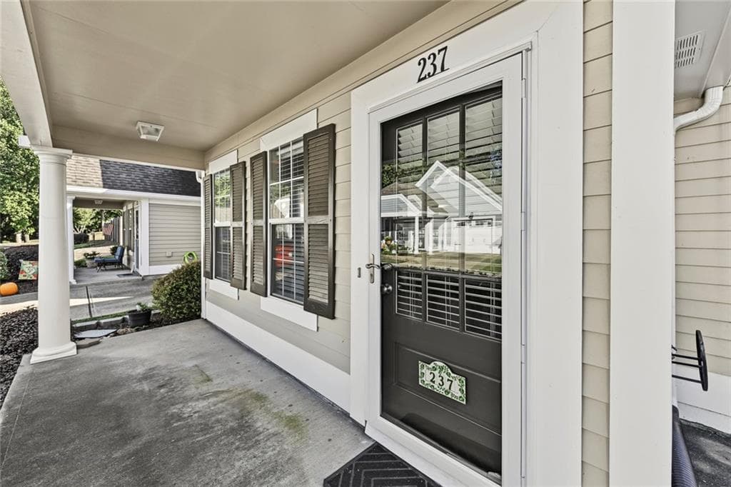 2 bedroom, 2 bathroom, 1,328 sq ft single family residence for sale at 237 Rose Cottage Drive, Woodstock, GA 30189 — photo 4