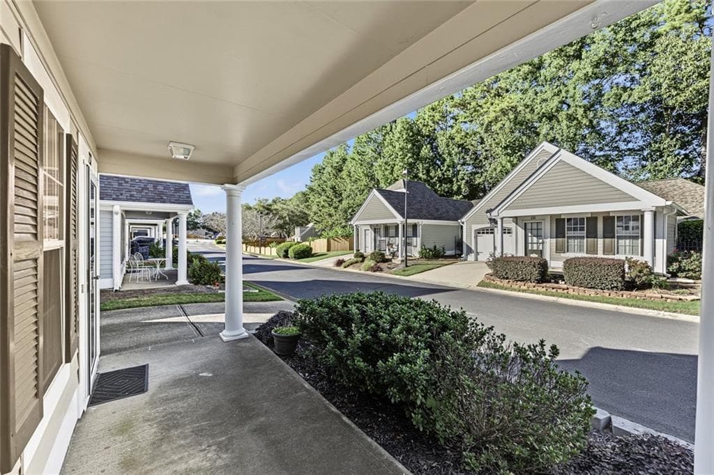 2 bedroom, 2 bathroom, 1,328 sq ft single family residence for sale at 237 Rose Cottage Drive, Woodstock, GA 30189 — photo 5