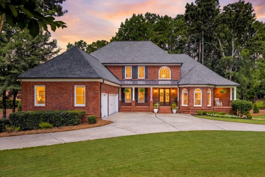 5 bedroom, 5 bathroom, 7,264 sq ft single family residence for sale at 190 Oakhurst Leaf Drive, Milton, GA 30004 — photo 2