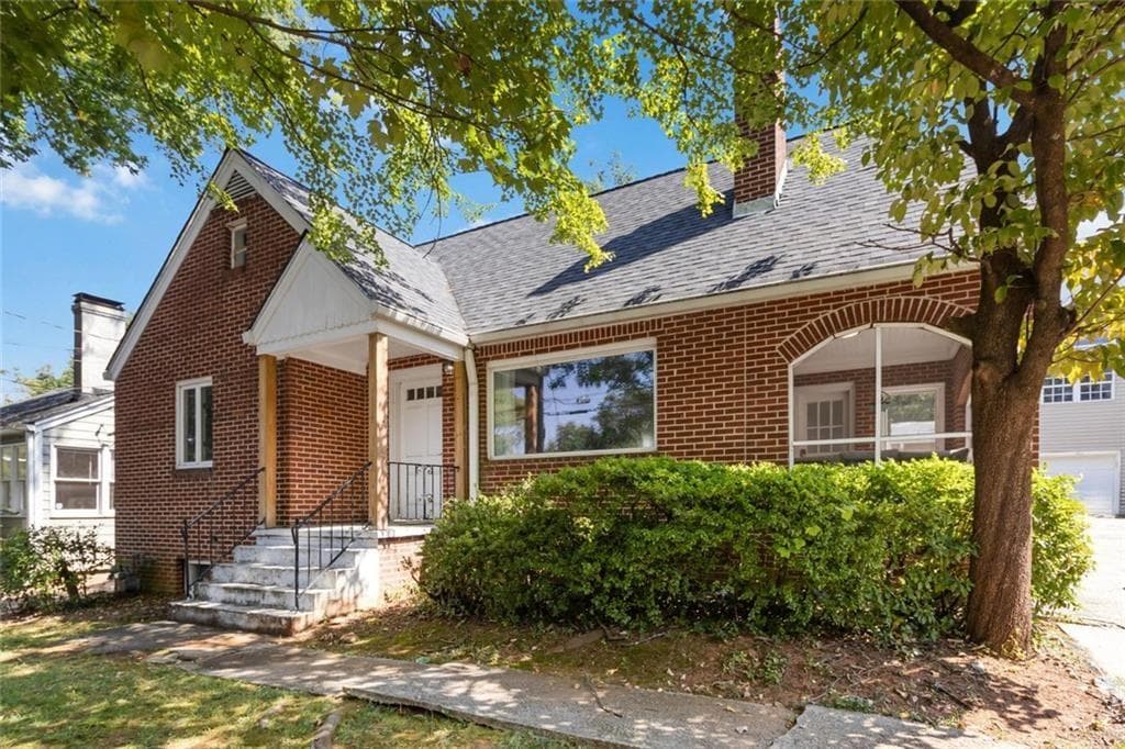 4 bedroom, 4 bathroom, 2,362 sq ft single family residence for sale at 1185 Francis Street, Atlanta, GA 30318 — photo 4