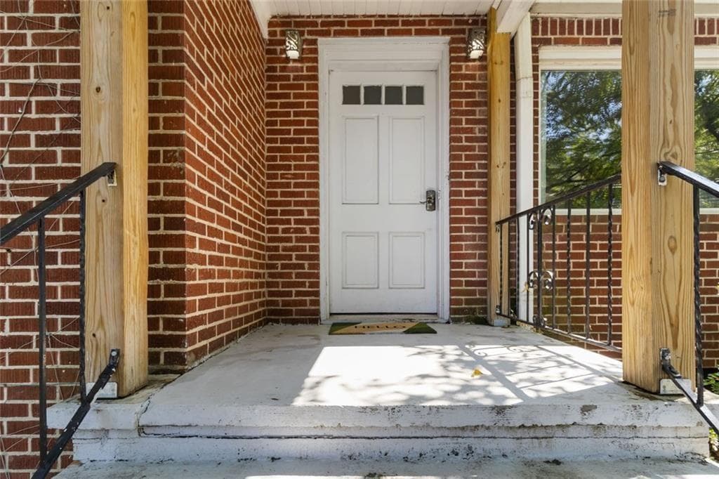 4 bedroom, 4 bathroom, 2,362 sq ft single family residence for sale at 1185 Francis Street, Atlanta, GA 30318 — photo 5