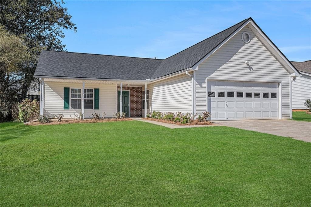 3 bedroom, 2 bathroom, 1,727 sq ft single family residence for rent at 2533 Morning Glory Place, Lawrenceville, GA 30044 for $2,350 a month — photo 2
