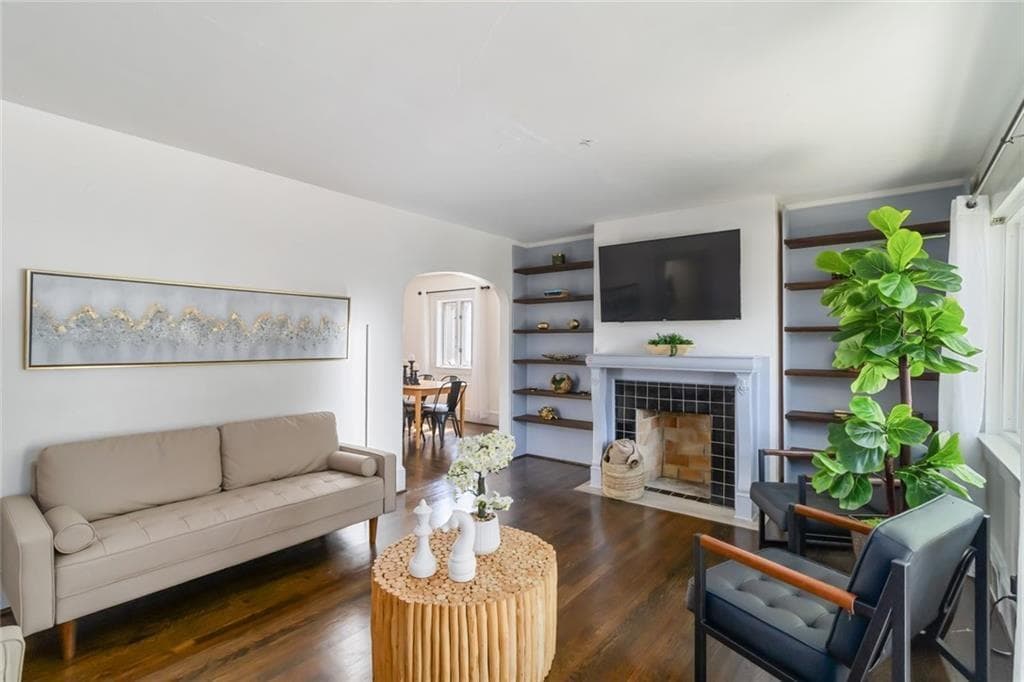 4 bedroom, 4 bathroom, 2,362 sq ft single family residence for sale at 1185 Francis Street, Atlanta, GA 30318 — photo 8