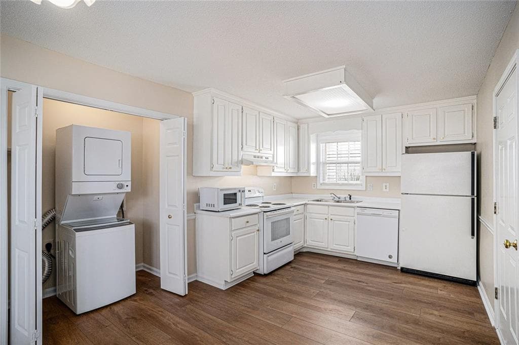 3 bedroom, 2 bathroom, 1,727 sq ft single family residence for rent at 2533 Morning Glory Place, Lawrenceville, GA 30044 for $2,350 a month — photo 6