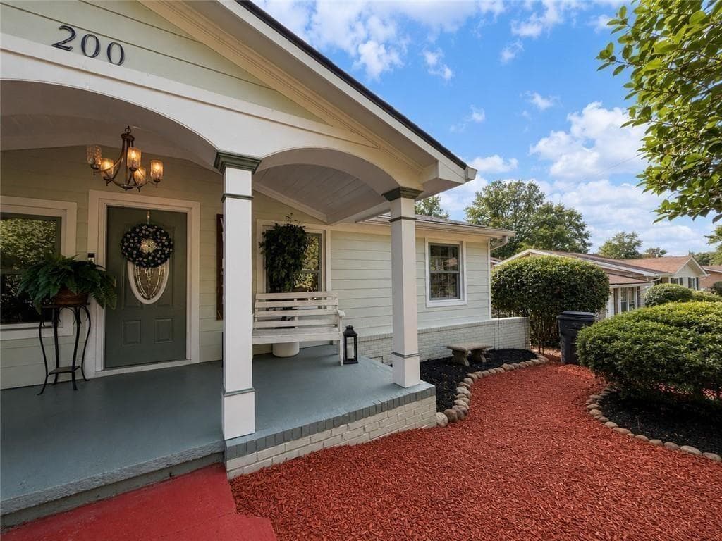 3 bedroom, 2 bathroom, 3,375 sq ft single family residence for sale at 200 Church Street, Fayetteville, GA 30214 — photo 3