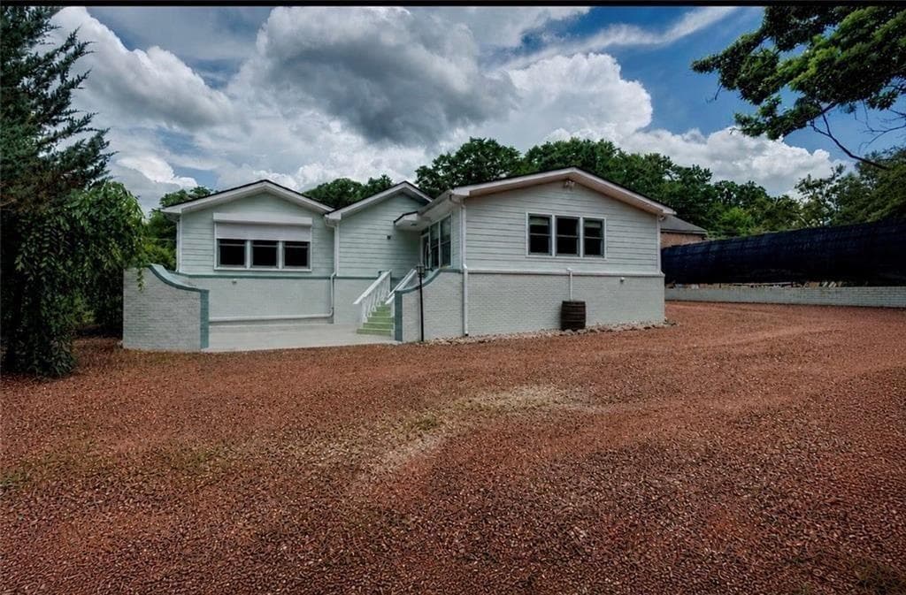 3 bedroom, 2 bathroom, 3,375 sq ft single family residence for sale at 200 Church Street, Fayetteville, GA 30214 — photo 7