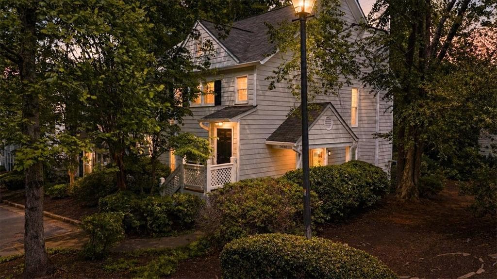 2 bedroom, 2 bathroom, 1,222 sq ft condominium for sale at 5061 Avalon Drive, Alpharetta, GA 30005