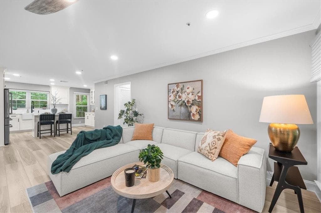 2 bedroom, 2 bathroom, 1,222 sq ft condominium for sale at 5061 Avalon Drive, Alpharetta, GA 30005 — photo 5