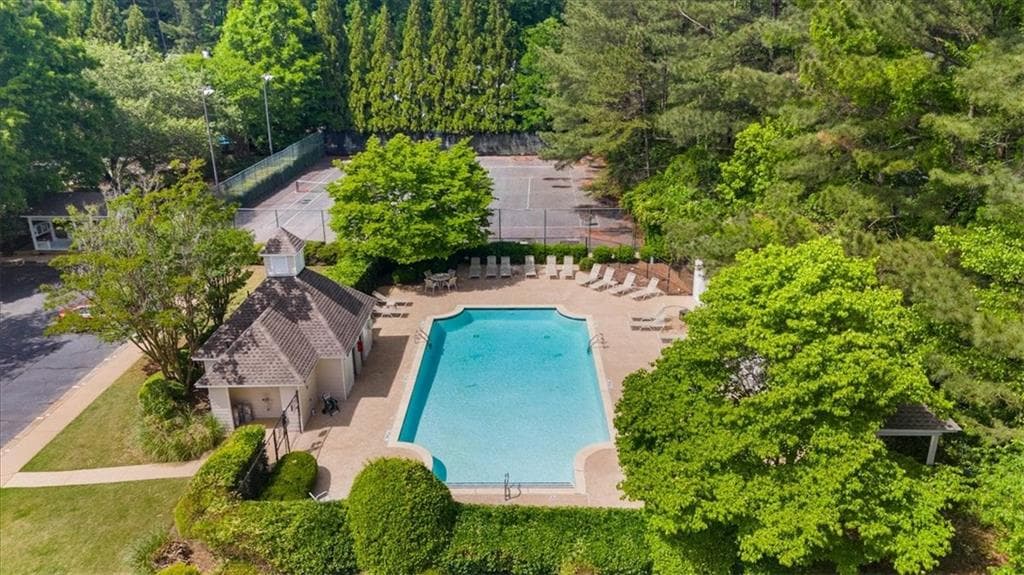2 bedroom, 2 bathroom, 1,222 sq ft condominium for sale at 5061 Avalon Drive, Alpharetta, GA 30005 — photo 8