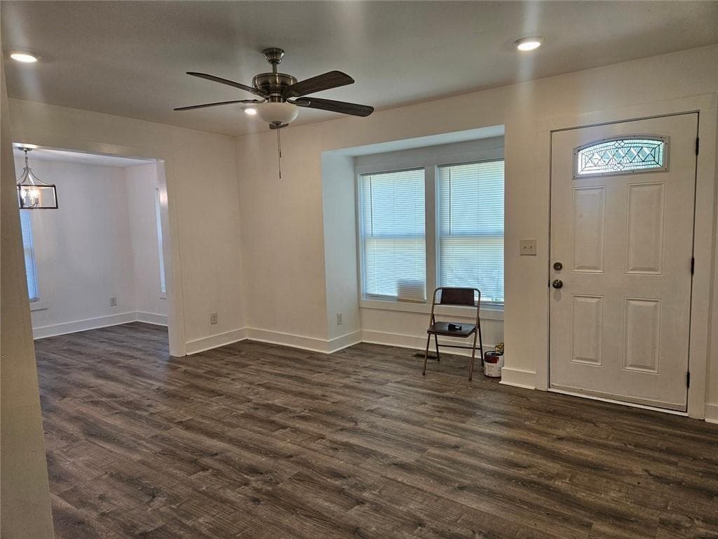 2 bedroom, 1 bathroom, 1,013 sq ft single family residence for sale at 1167 Mayland Circle, Atlanta, GA 30310 — photo 4