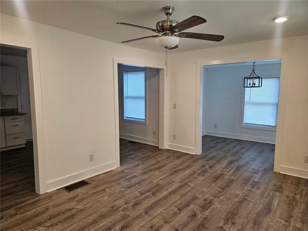 2 bedroom, 1 bathroom, 1,013 sq ft single family residence for sale at 1167 Mayland Circle, Atlanta, GA 30310 — photo 6