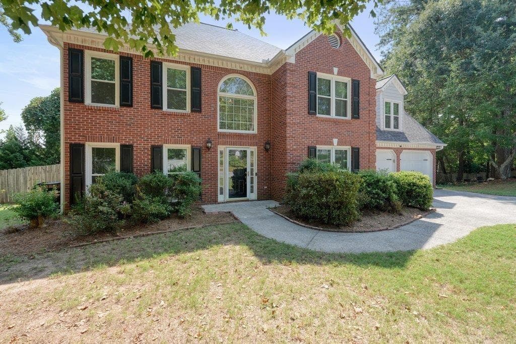 5 bedroom, 3 bathroom, 2,776 sq ft single family residence for sale at 1050 Fairwood Overlook, Acworth, GA 30101 — photo 3