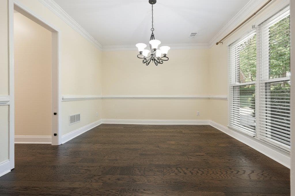 5 bedroom, 3 bathroom, 2,776 sq ft single family residence for sale at 1050 Fairwood Overlook, Acworth, GA 30101 — photo 8
