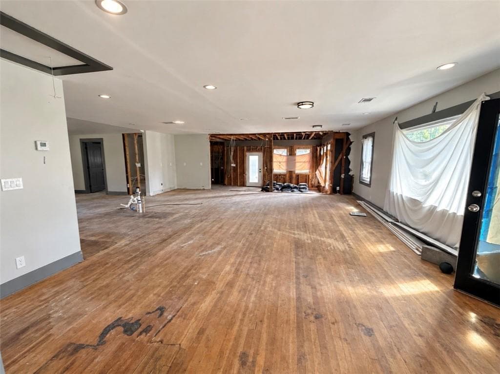 4 bedroom, 3 bathroom, 1,400 sq ft single family residence for sale at 2973 Cascade Road, Atlanta, GA 30311 — photo 8