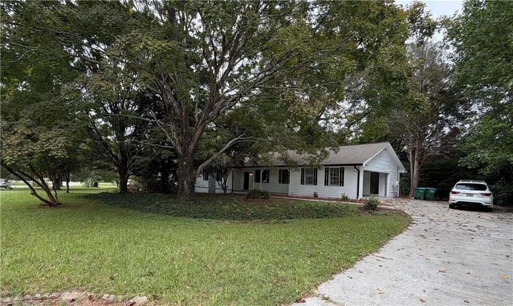 3 bedroom, 2 bathroom, 1,543 sq ft home for sale at 3346 San Antonio Drive, Snellville, GA