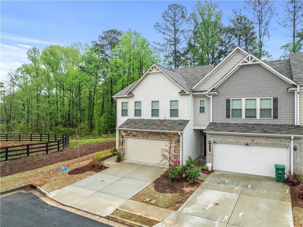 3 bedroom, 3 bathroom, 2,184 sq ft townhouse for sale at 4346 Ava Oak Lane, Norcross, GA 30071 — photo 2