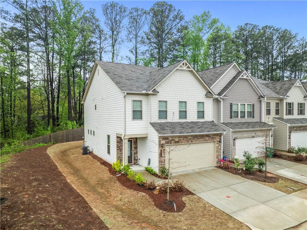3 bedroom, 3 bathroom, 2,184 sq ft townhouse for sale at 4346 Ava Oak Lane, Norcross, GA 30071 — photo 3