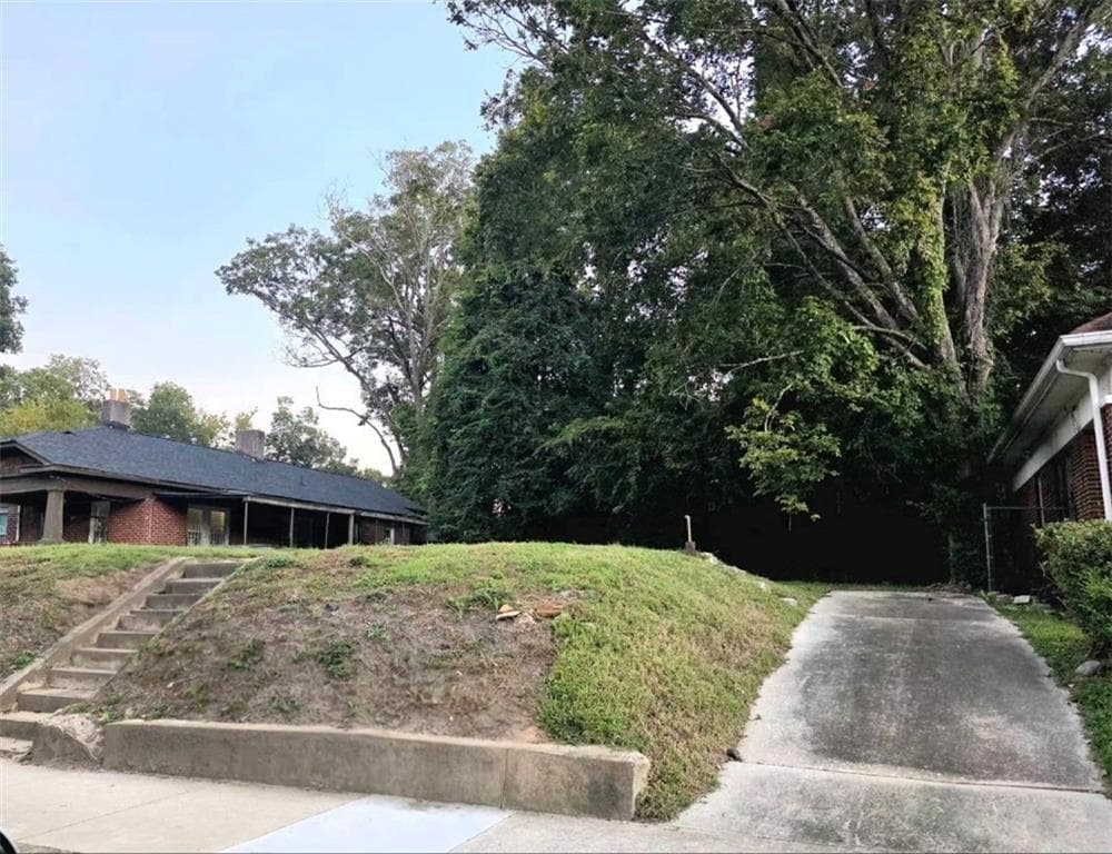single family residence for sale at 1014 Joseph E Boone Boulevard, Atlanta, GA 30314 — photo 7