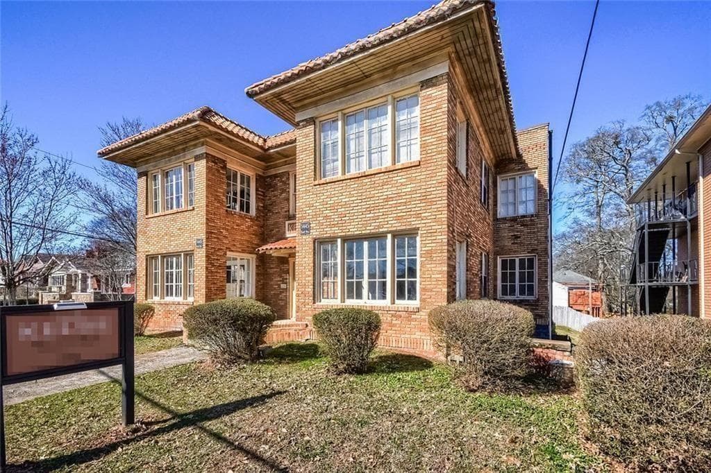 2 bedroom, 1 bathroom, 944 sq ft quadruplex for rent at 1445 Lucile Avenue Unit #2, Atlanta, GA 30310 for $1,400 a month — photo 2