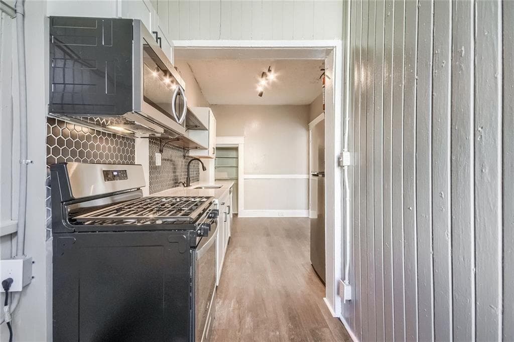 2 bedroom, 1 bathroom, 944 sq ft quadruplex for rent at 1445 Lucile Avenue Unit #2, Atlanta, GA 30310 for $1,400 a month — photo 7