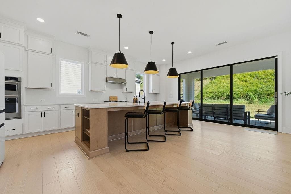 5 bedroom, 6 bathroom, 3,591 sq ft single family residence for sale at 878 Keystone Drive, Woodstock, GA 30188 — photo 4