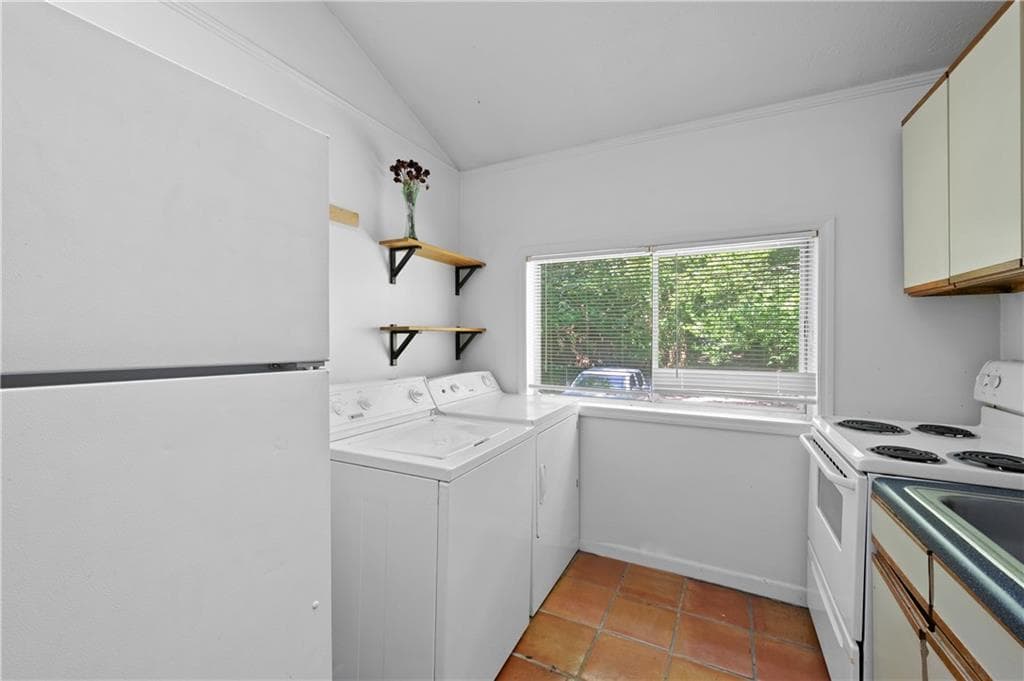 1 bedroom, 1 bathroom, 900 sq ft triplex for rent at 742 Charles Allen Drive 2, Atlanta, GA 30308 for $1,500 a month — photo 7