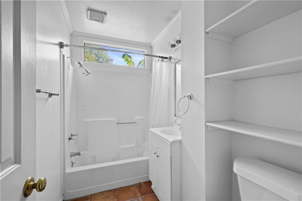 1 bedroom, 1 bathroom, 900 sq ft triplex for rent at 742 Charles Allen Drive 2, Atlanta, GA 30308 for $1,500 a month — photo 8