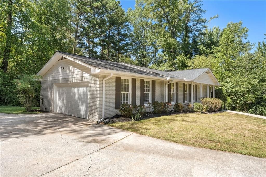 4 bedroom, 3 bathroom, 3,168 sq ft single family residence for sale at 3434 Palace Court, Tucker, GA 30084 — photo 2
