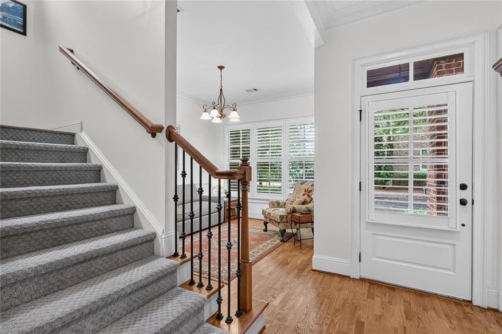 3 bedroom, 4 bathroom, 2,403 sq ft single family residence under contract at 2058 Heathermere Way, Roswell, GA 30075 — photo 2