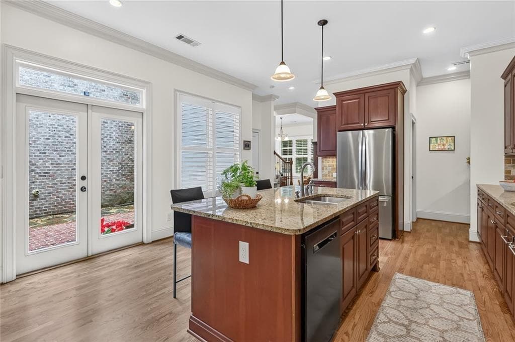 3 bedroom, 4 bathroom, 2,403 sq ft single family residence under contract at 2058 Heathermere Way, Roswell, GA 30075 — photo 9