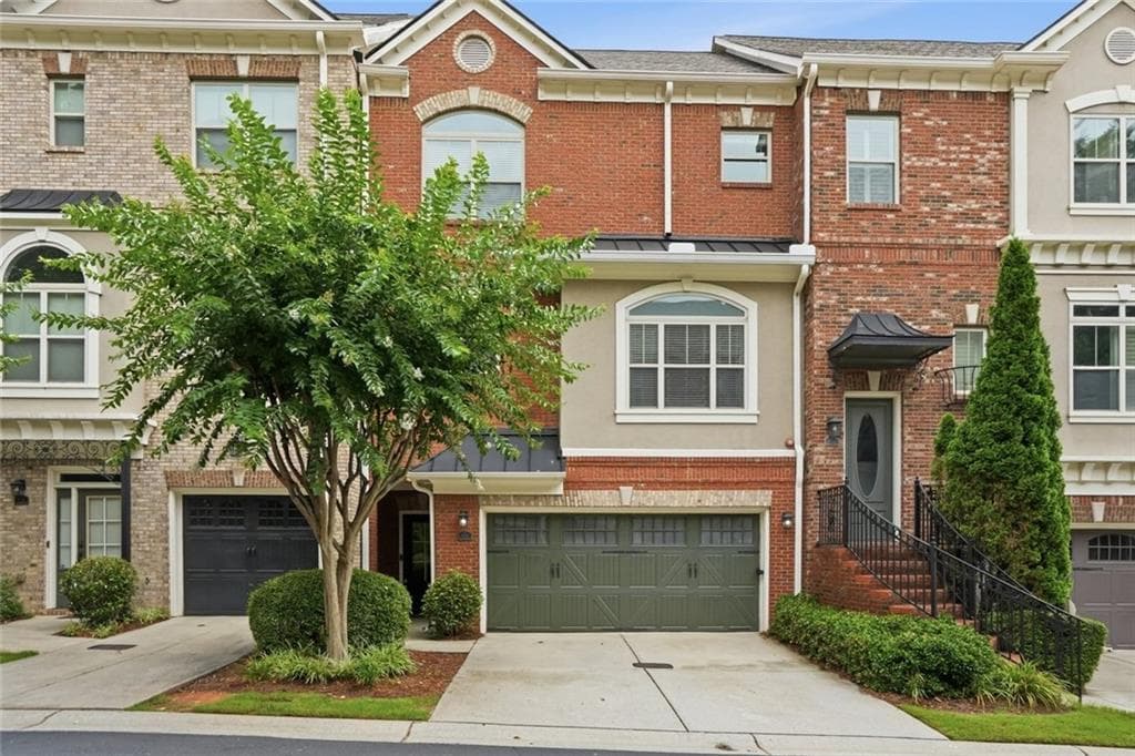 3 bedroom, 4 bathroom, 2,402 sq ft townhouse for sale at 934 Delaronde Court, Sandy Springs, GA 30328 — photo 4
