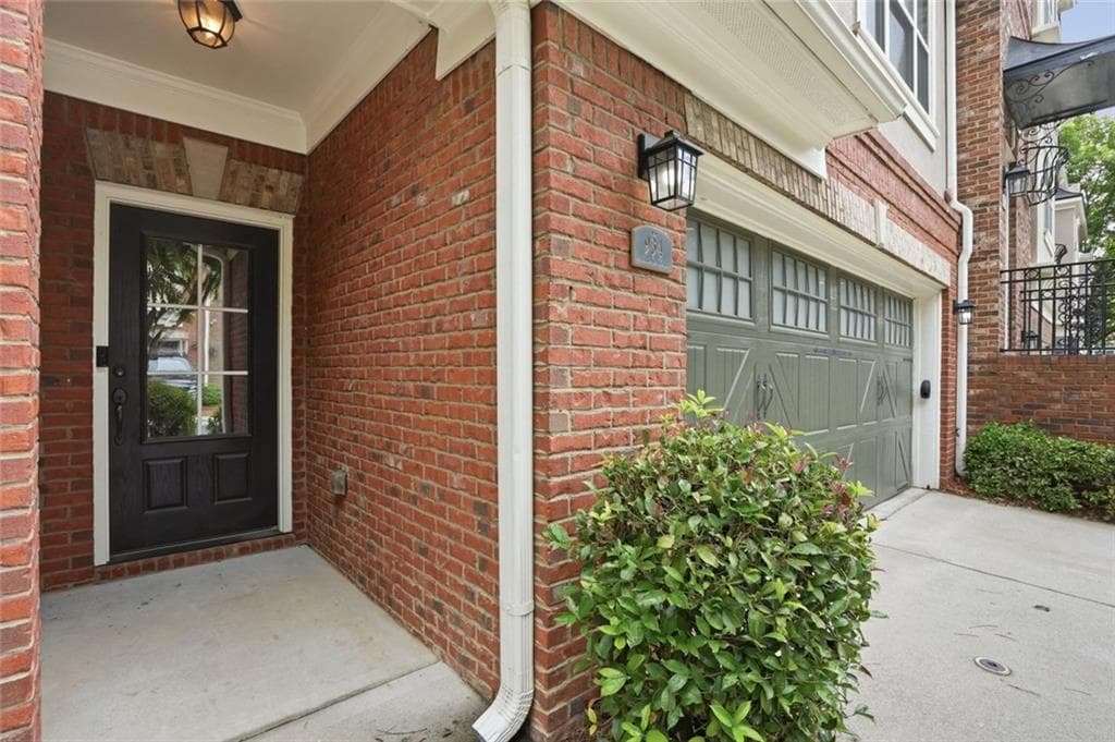 3 bedroom, 4 bathroom, 2,402 sq ft townhouse for sale at 934 Delaronde Court, Sandy Springs, GA 30328 — photo 5